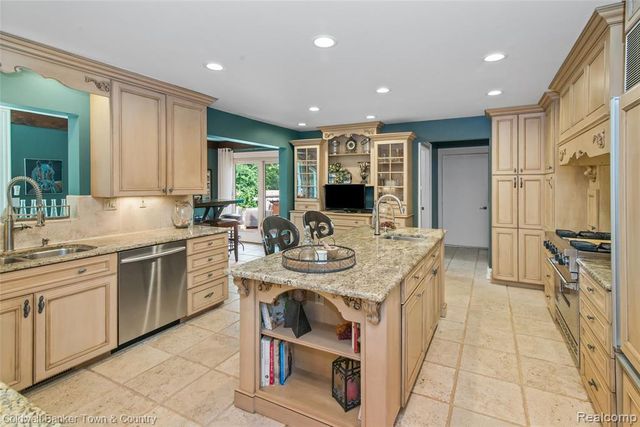 5728 Eggert Place, Brighton, MI 48116