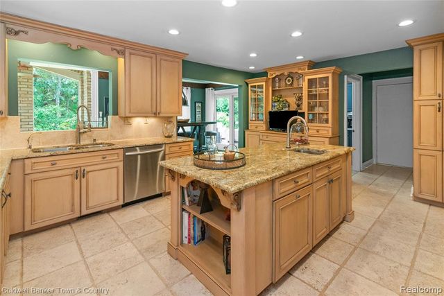 5728 Eggert Place, Brighton, MI 48116