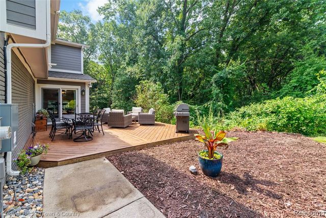 5728 Eggert Place, Brighton, MI 48116