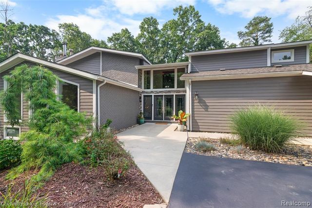 5728 Eggert Place, Brighton, MI 48116