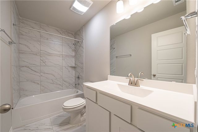 240 West Martindale, Seguin, TX 78155