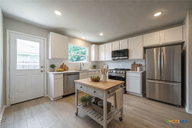 240 West Martindale, Seguin, TX 78155