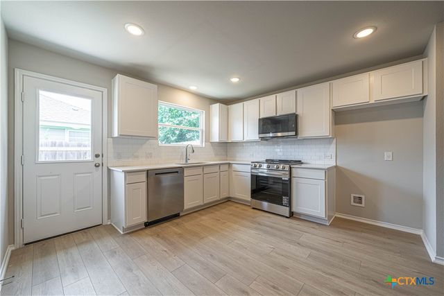 240 West Martindale, Seguin, TX 78155