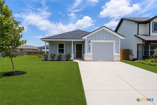 240 West Martindale, Seguin, TX 78155