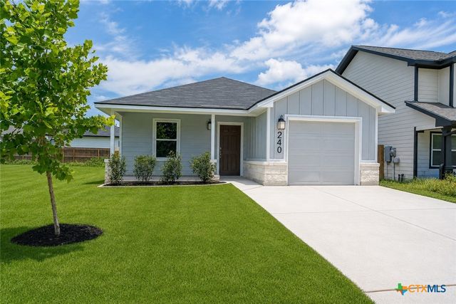 240 West Martindale, Seguin, TX 78155