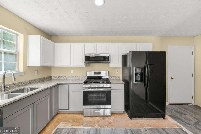 9426 Carnes Crossing Circle, Jonesboro, GA 30236