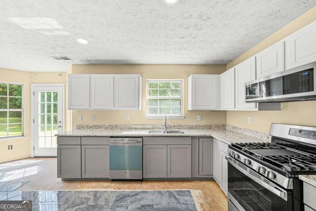 9426 Carnes Crossing Circle, Jonesboro, GA 30236
