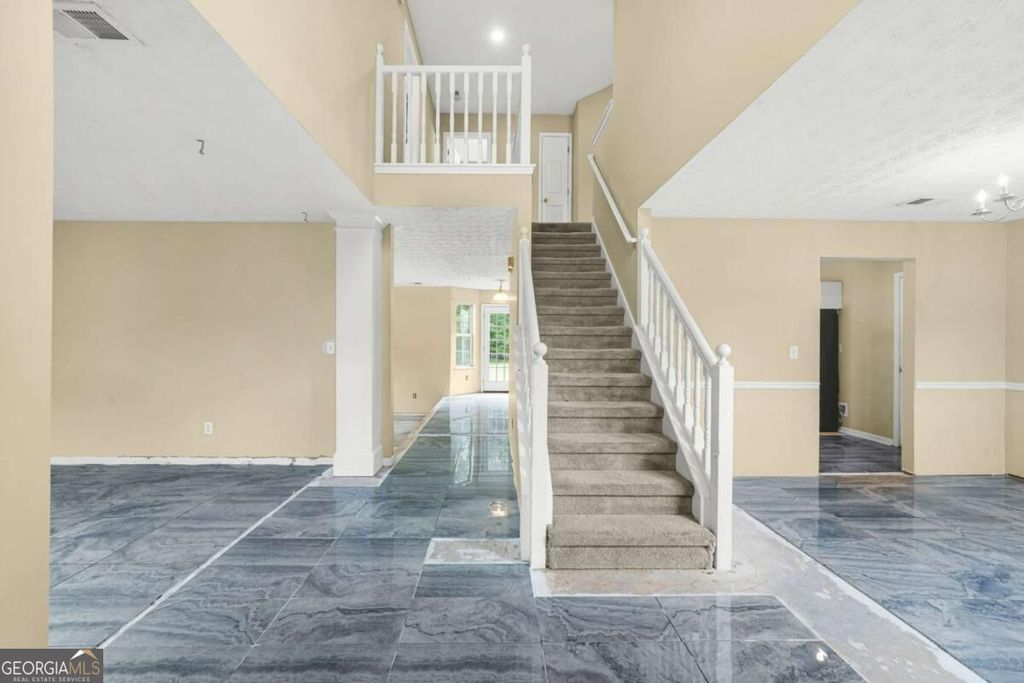 9426 Carnes Crossing Circle, Jonesboro, GA 30236 — photo 4