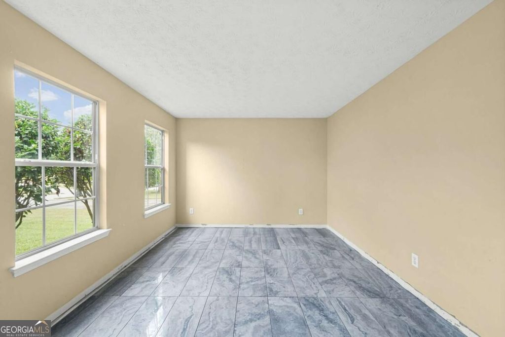 9426 Carnes Crossing Circle, Jonesboro, GA 30236 — photo 5