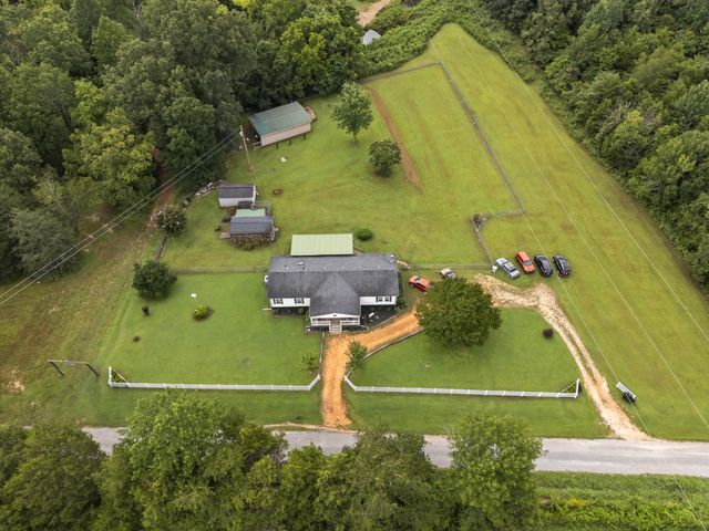 6560 Piney River Rd, Bon Aqua, TN 37025