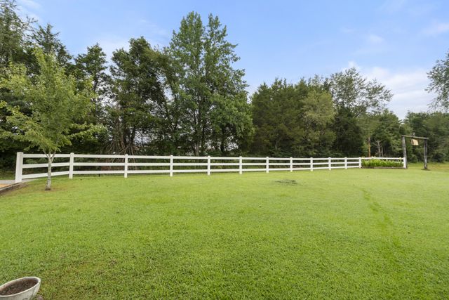 6560 Piney River Rd, Bon Aqua, TN 37025