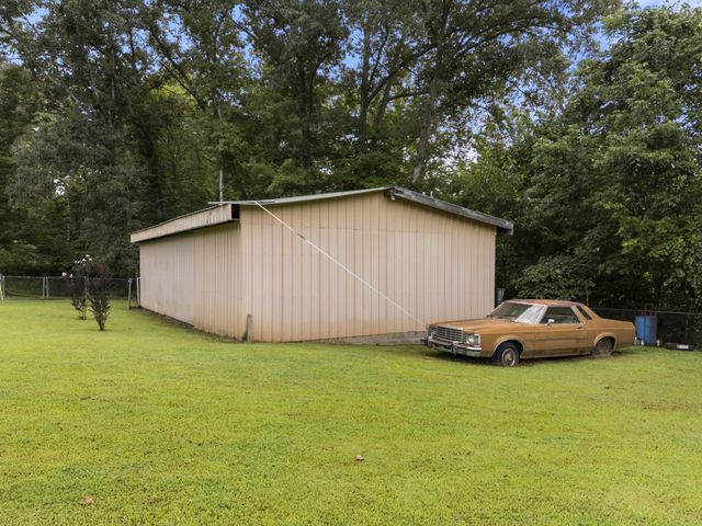 6560 Piney River Rd, Bon Aqua, TN 37025