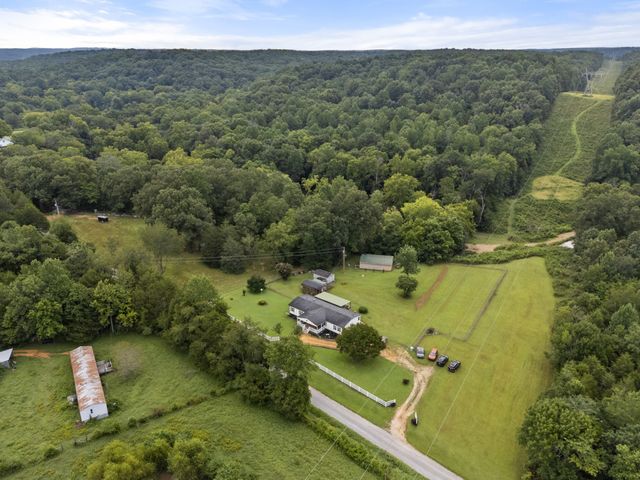 6560 Piney River Rd, Bon Aqua, TN 37025