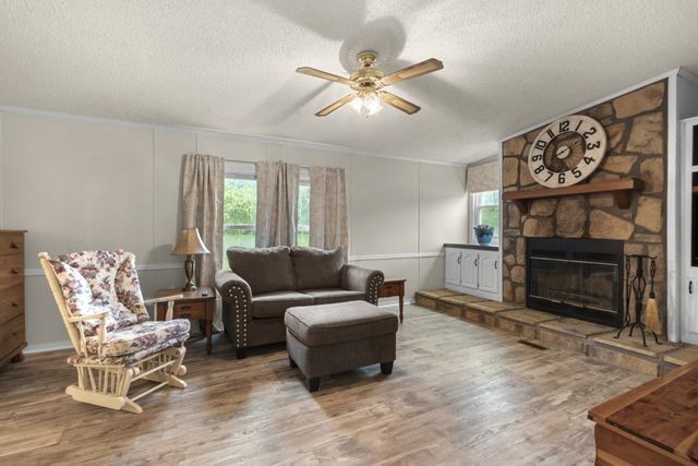 6560 Piney River Rd, Bon Aqua, TN 37025