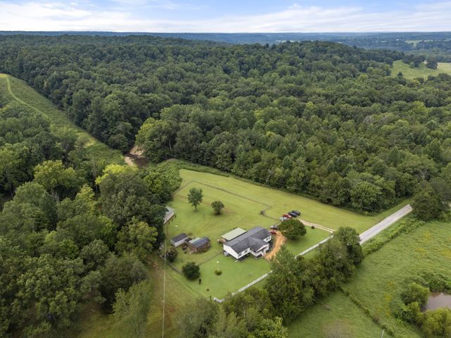 6560 Piney River Rd, Bon Aqua, TN 37025