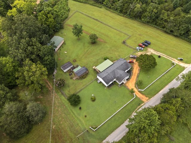 6560 Piney River Rd, Bon Aqua, TN 37025