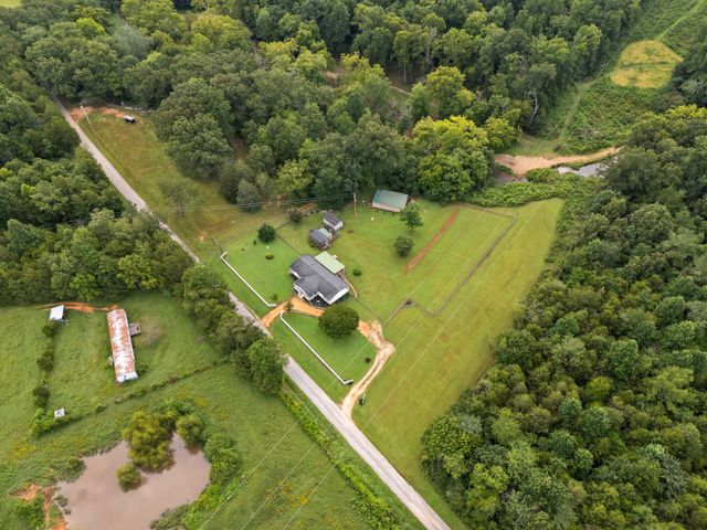 6560 Piney River Rd, Bon Aqua, TN 37025