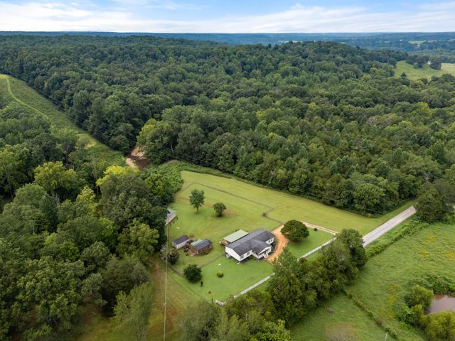 6560 Piney River Rd, Bon Aqua, TN 37025