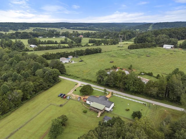 6560 Piney River Rd, Bon Aqua, TN 37025