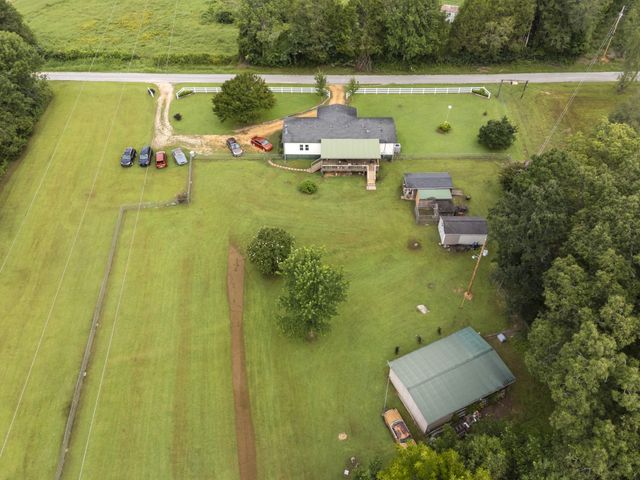 6560 Piney River Rd, Bon Aqua, TN 37025