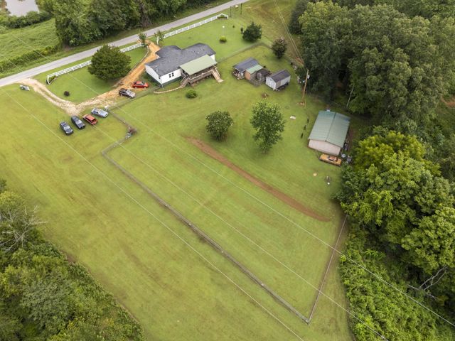 6560 Piney River Rd, Bon Aqua, TN 37025