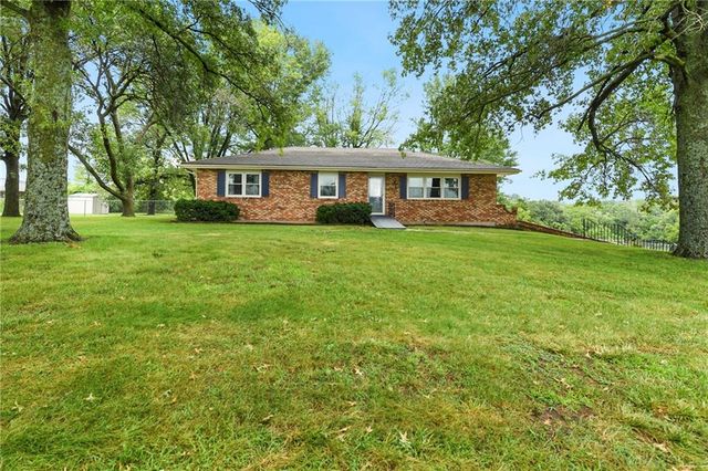 17470 Springdale Road, Leavenworth, KS 66048