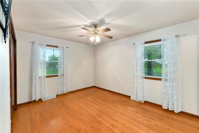 17470 Springdale Road, Leavenworth, KS 66048