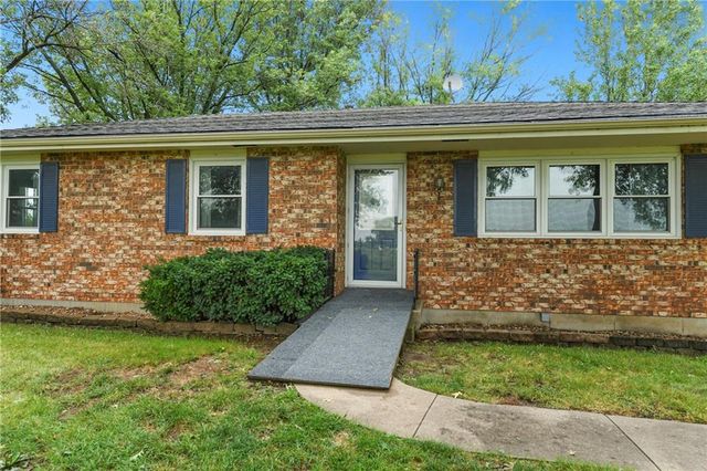 17470 Springdale Road, Leavenworth, KS 66048