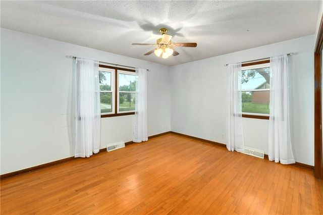 17470 Springdale Road, Leavenworth, KS 66048