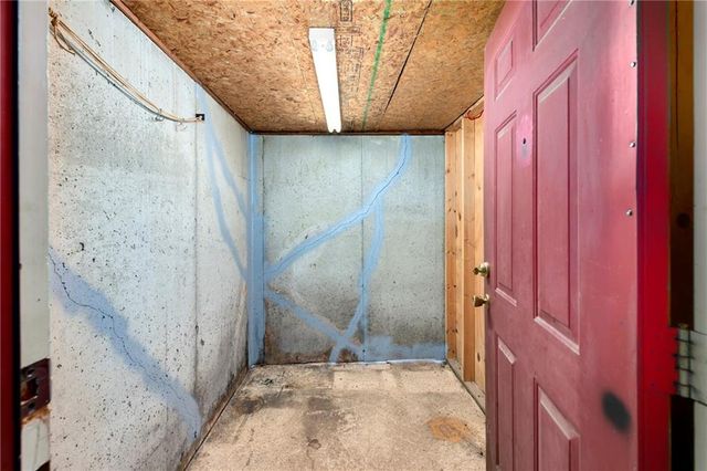 17470 Springdale Road, Leavenworth, KS 66048