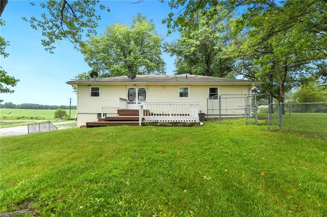 17470 Springdale Road, Leavenworth, KS 66048