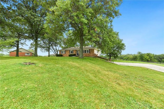 17470 Springdale Road, Leavenworth, KS 66048