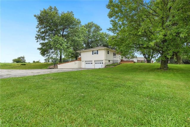 17470 Springdale Road, Leavenworth, KS 66048