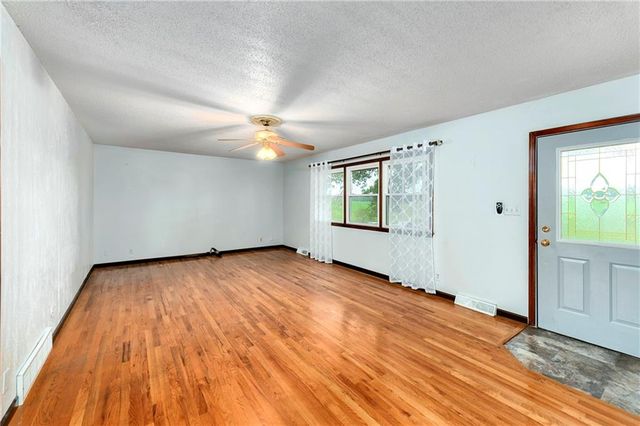 17470 Springdale Road, Leavenworth, KS 66048