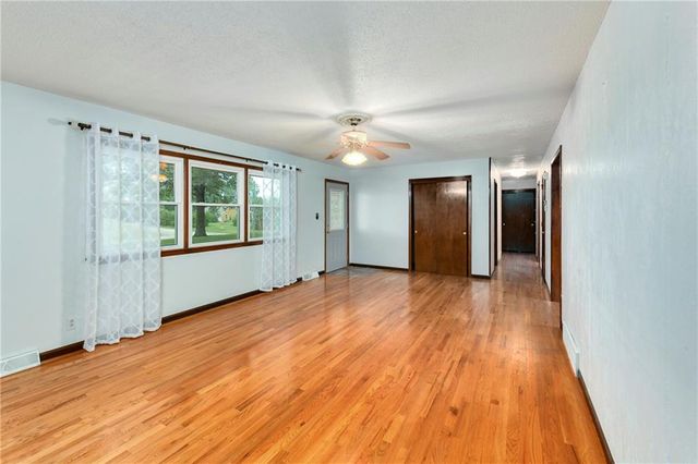 17470 Springdale Road, Leavenworth, KS 66048