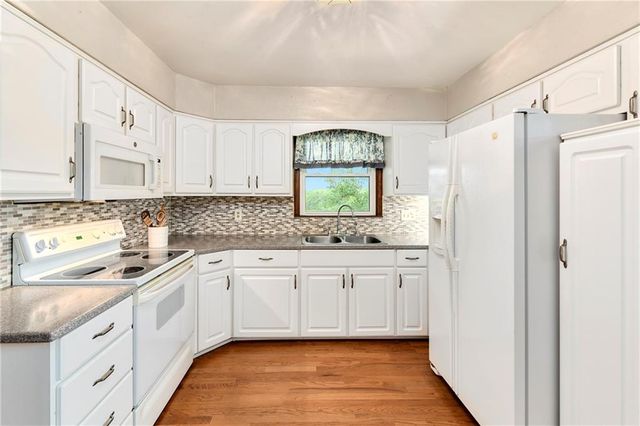 17470 Springdale Road, Leavenworth, KS 66048