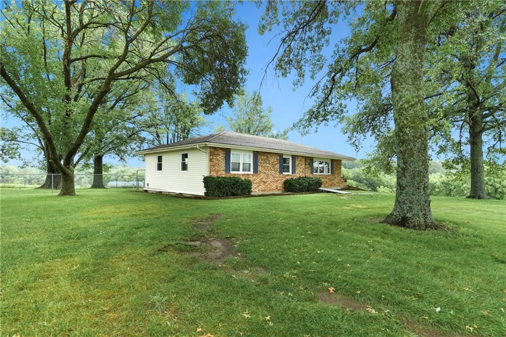 17470 Springdale Road, Leavenworth, KS 66048