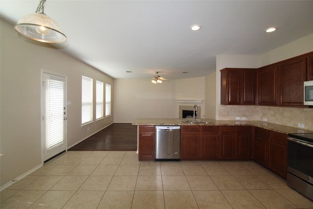 209 Clydesdale Street, Waxahachie, TX 75165