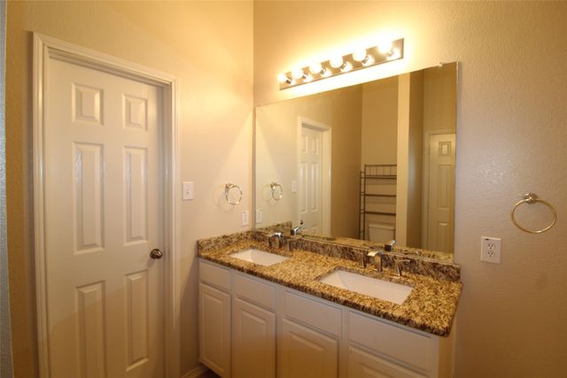 209 Clydesdale Street, Waxahachie, TX 75165