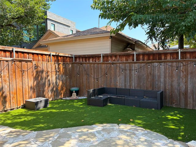 1536 Mccoy Street, Dallas, TX 75204
