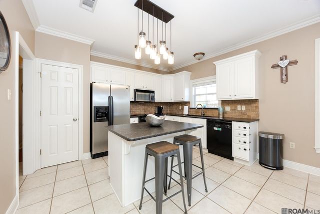 18377 Three Bars Dr, Baton Rouge, LA 70817