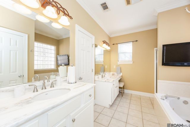 18377 Three Bars Dr, Baton Rouge, LA 70817