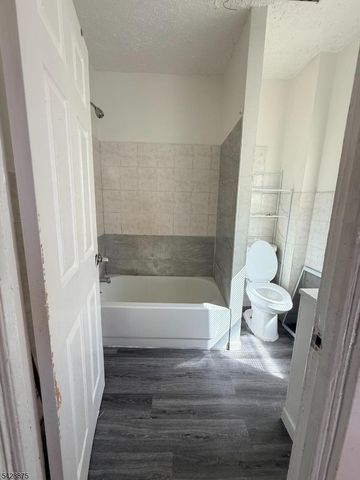 180 Shephard Ave, Newark City, NJ 07112