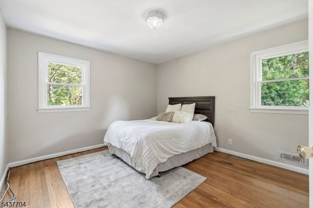 2 Millstone Dr, Livingston Twp., NJ 07039