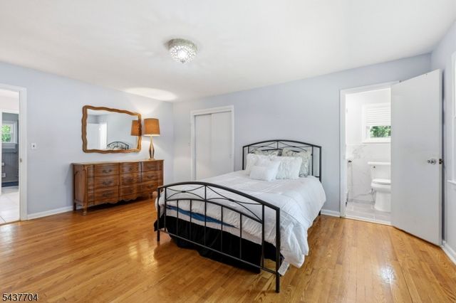 2 Millstone Dr, Livingston Twp., NJ 07039
