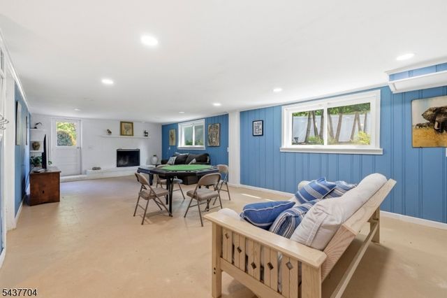 2 Millstone Dr, Livingston Twp., NJ 07039