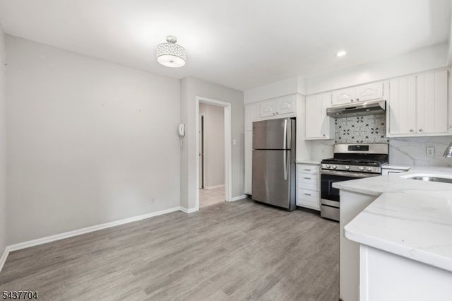 2 Millstone Dr, Livingston Twp., NJ 07039