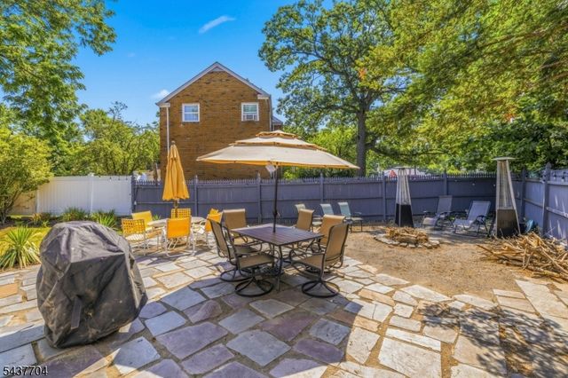 2 Millstone Dr, Livingston Twp., NJ 07039