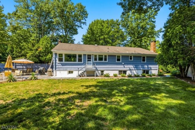 2 Millstone Dr, Livingston Twp., NJ 07039