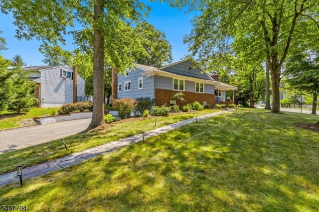 2 Millstone Dr, Livingston Twp., NJ 07039